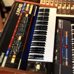 Juno 60 vs 106: Który syntezator Rolanda jest lepszy? Oto analiza