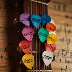 Jak opanować chwyty gitarowe? Triki początkujących gitarzystów!