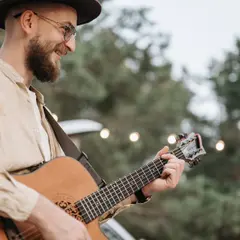 Jak dobrać pierwszy zestaw do nauki gry na gitarze?