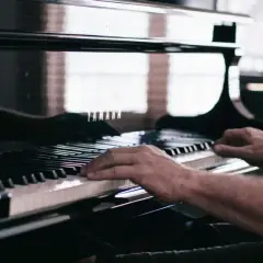 Linia melodyczna piosenek: klucz do stworzenia chwytliwej muzyki