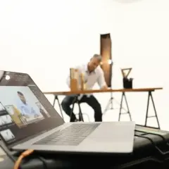 Proces produkcji filmów reklamowych: koszty i etapy tworzenia materiałów