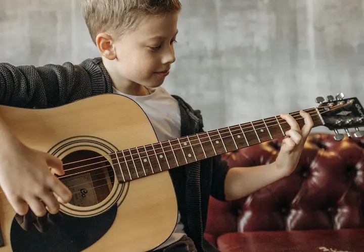 Najlepsze programy do nauki gry na instrumencie w 2023 roku