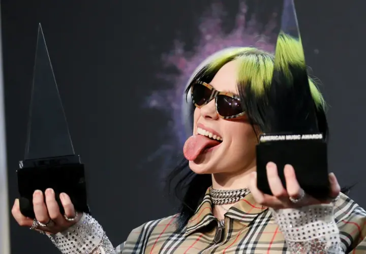 Billie Eilish, ikona alternatywki, z językiem na wierzchu i nagrodami American Music Awards.