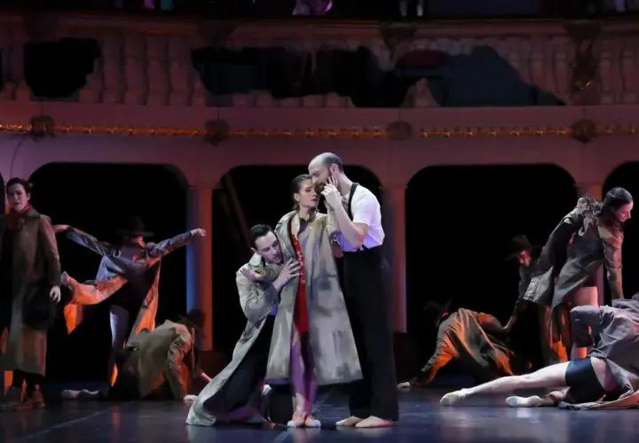 O czym jest opera Carmen? Zaskakująca fabuła i emocje miłości
