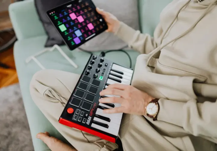 Jak komponować muzykę: podstawy i praktyczne techniki tworzenia