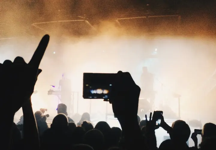 Jak zostać wokalistą zespołu rockowego w rok - 7 kroków