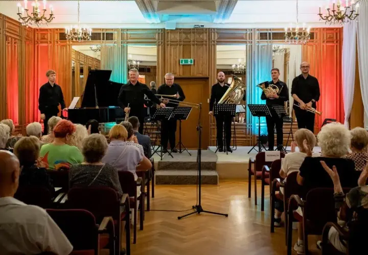 Kwintet dęty blaszany - poznaj instrumenty i ich rolę w muzyce