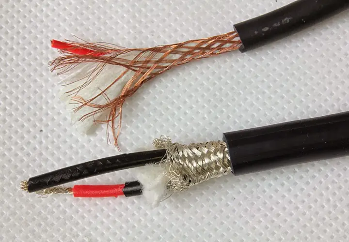 Jaki kabel do gitary elektrycznej – uniknij najczęstszych błędów