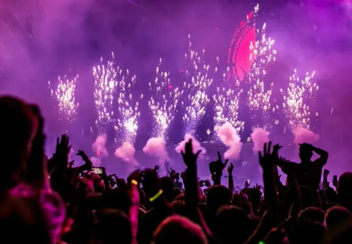 Wszystko co musisz wiedzieć o gatunkach EDM i ich cechach w muzyce