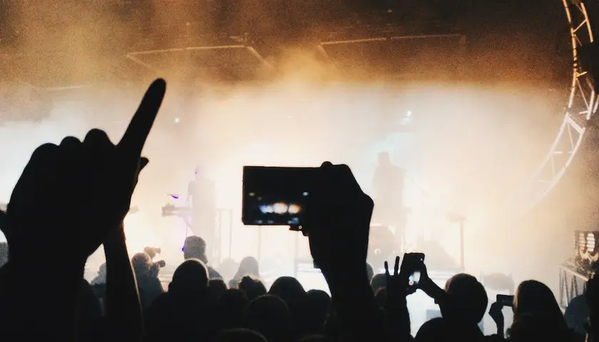 Jak zostać wokalistą zespołu rockowego w rok - 7 kroków
