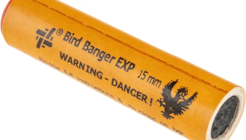 Pomarańczowy banger EXP 15 mm z napisem "WARNING-DANGER!". Używany do odstraszania ptaków, ale z nim trzeba uważać!