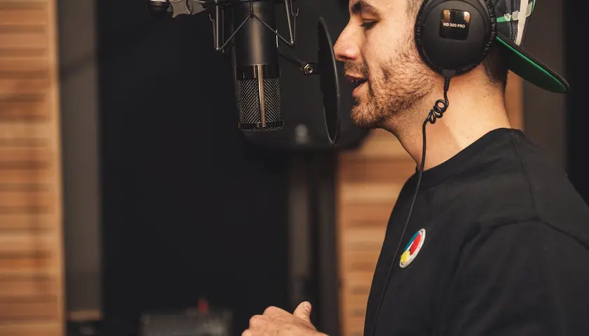 Jak nagrać dobry podcast o muzyce? Poradnik krok po kroku