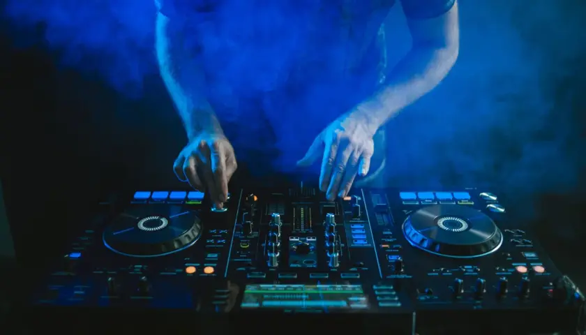 10 najpopularniejszych polskich DJ-ów muzyki klubowej