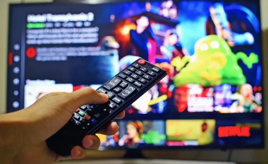 Koszty reklamy w telewizji: Ceny, rodzaje i analiza opłacalności