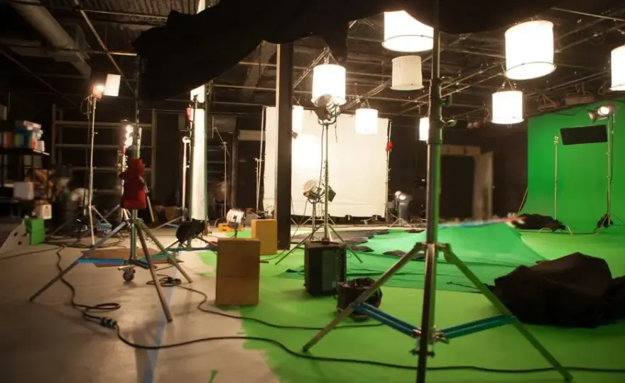 Wszystko, co znajdziesz w studiu filmowym - tajniki produkcji
