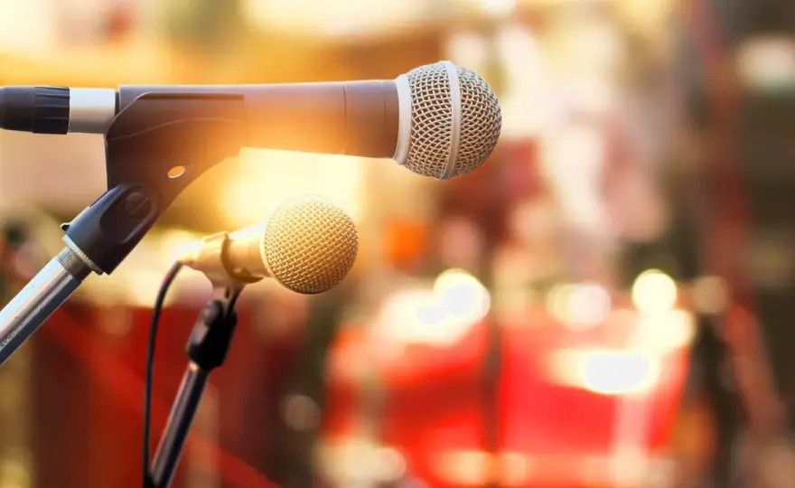 Jak skutecznie znaleźć zespół muzyczny jako wokalistka: 5 rad