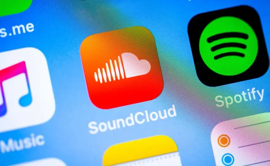 Spotify czy SoundCloud: Która platforma muzyczna jest lepsza?
